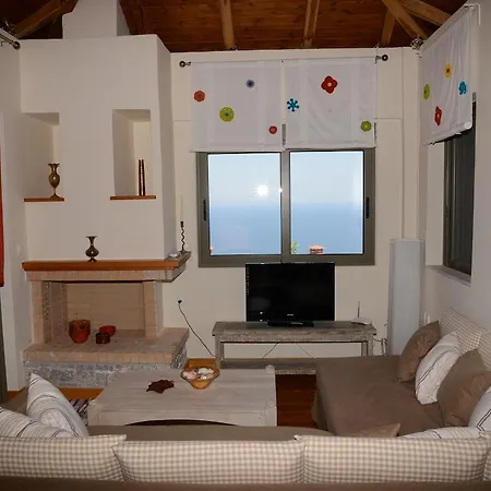 Dio Guesthouses Leonidio Room photo